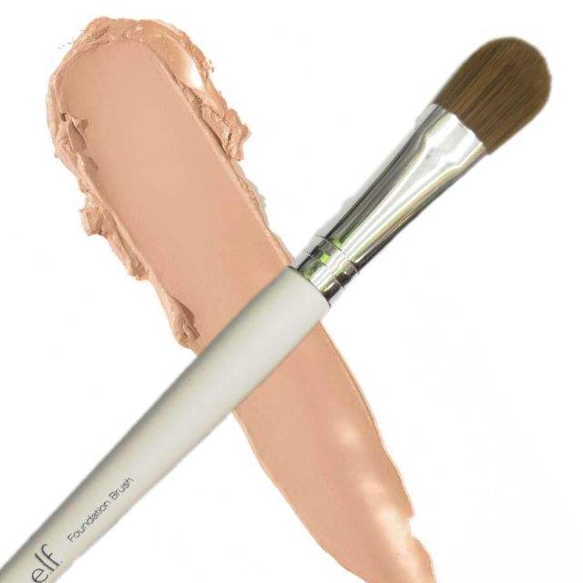 e.l.f. Essential Foundation Brush - EF24111