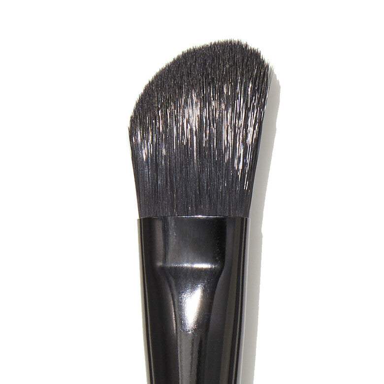 e.l.f. Studio Angled Foundation Brush - Angled Foundation Brush