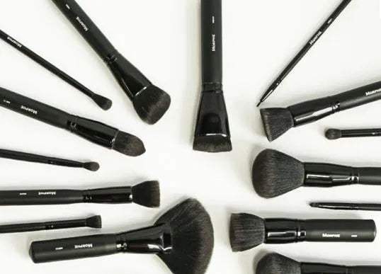 MORPHE BRUSHES Jumbo Fan Brush - MB33